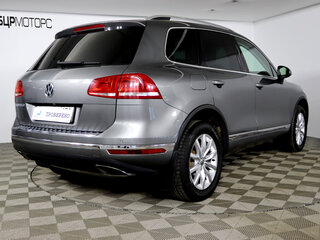 2016 Volkswagen Touareg II Рестайлинг, серый, 2249990 рублей, вид 5