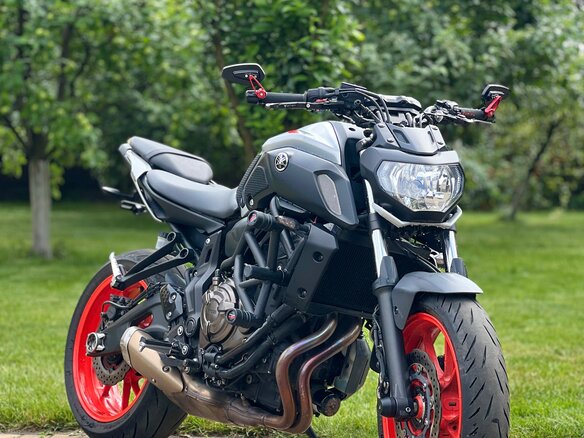 2020 Yamaha MT-07 (FZ-07), серый, 660000 рублей