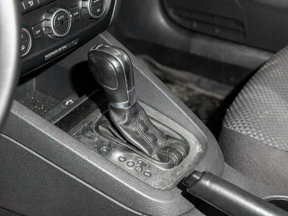 2013 Volkswagen Jetta VI, коричневый, 800000 рублей - вид 19
