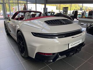 2026 Porsche 911 Carrera 4 GTS VIII (992) Рестайлинг, серый, 31999000 рублей, вид 5