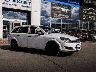 2011 Opel Astra H Рестайлинг, белый, 550000 рублей, вид 5