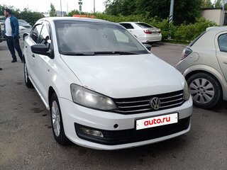 2017 Volkswagen Polo V Рестайлинг, белый, 600000 рублей, вид 1