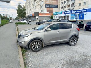 2014 Kia Sportage III Рестайлинг, серебристый, 1200000 рублей, вид 3