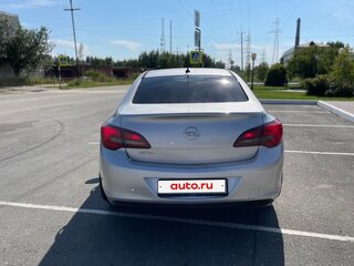 2013 Opel Astra J Рестайлинг, серебристый, 950000 рублей, вид 2
