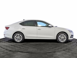 2021 Skoda Octavia IV (A8), белый, 2199000 рублей, вид 4