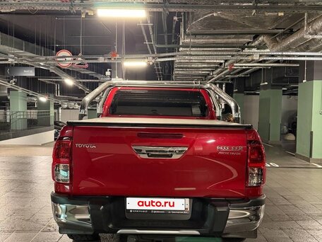 2018 Toyota Hilux VIII, красный, 5500000 рублей, вид 5