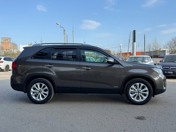 2016 Kia Sorento II Рестайлинг, бежевый, 1850000 рублей - вид 5