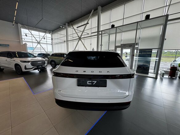 2026 Omoda C7, белый, 3099000 рублей - вид 2