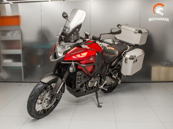 2017 Honda VFR 1200, красный, 862528 рублей - вид 2