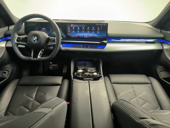 2025 BMW 5 серии 530i xDrive VIII (G60/G61/G68), серый, 8990000 рублей - вид 6