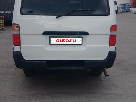 2003 Toyota HiAce, белый, 650000 рублей, вид 5