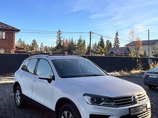 2017 Volkswagen Touareg II Рестайлинг, белый, 3790000 рублей, вид 1