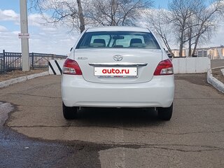 2008 Toyota Belta I, белый, 695000 рублей, вид 2