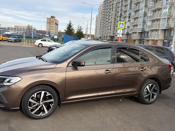 2022 Volkswagen Polo VI, коричневый, 1700000 рублей - вид 11