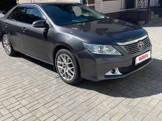 2012 Toyota Camry VII (XV50), серый, 1600000 рублей, вид 3