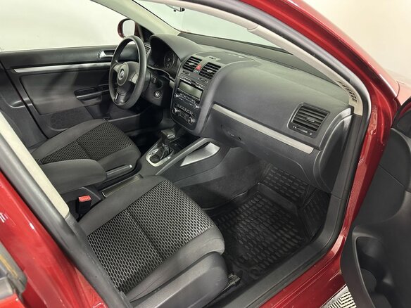 2010 Volkswagen Jetta V, красный, 450000 рублей - вид 13