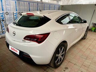 2013 Opel Astra GTC J Рестайлинг, белый, 770000 рублей, вид 1