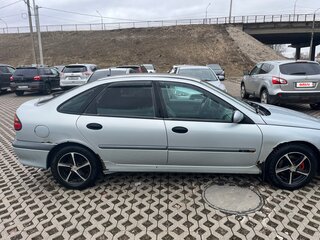 2000 Renault Laguna I, серебристый, 250000 рублей, вид 3