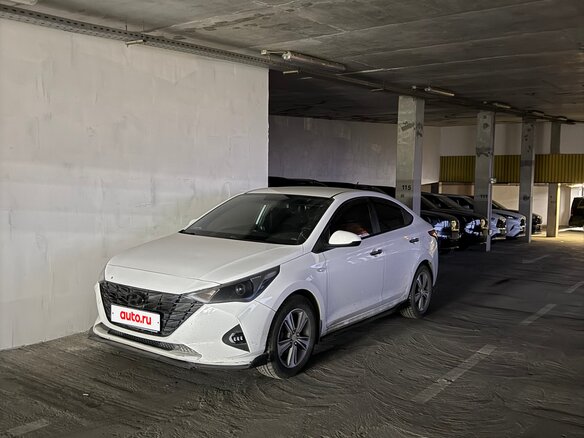 2022 Hyundai Solaris II Рестайлинг, белый - вид 3