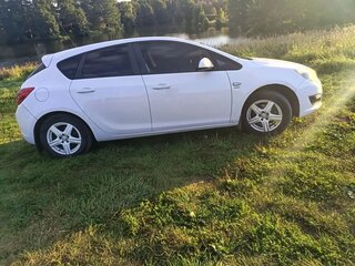 2014 Opel Astra J Рестайлинг, белый, 750000 рублей, вид 5