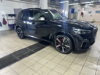 2021 BMW X5 M50i IV (G05/G18), чёрный, 7600000 рублей, вид 1