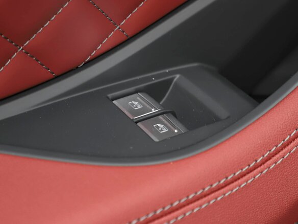 2026 Audi Q6 45 TFSI, чёрный, 5990000 рублей - вид 19