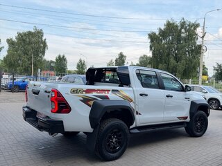 2025 Toyota Hilux VIII Рестайлинг 2, белый, 7550000 рублей, вид 4