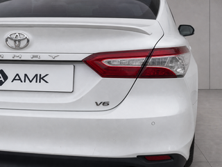 2018 Toyota Camry VIII (XV70), белый, 2491347 рублей, вид 5