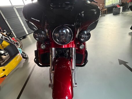 2017 Harley-Davidson CVO Street Glide Limited, красный, 2300000 рублей, вид 2