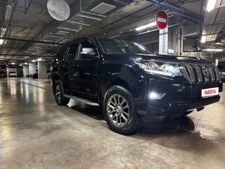 2017 Toyota Land Cruiser Prado 150 Series Рестайлинг 2, чёрный, 4600000 рублей, вид 3