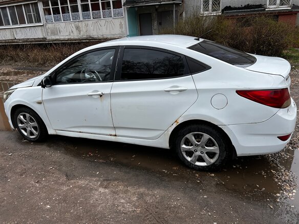 2014 Hyundai Solaris I, белый, 310000 рублей - вид 6