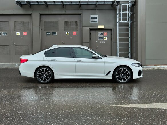 2017 BMW 5 серии 520d VII (G30/G31/G38), белый, 2650000 рублей - вид 1