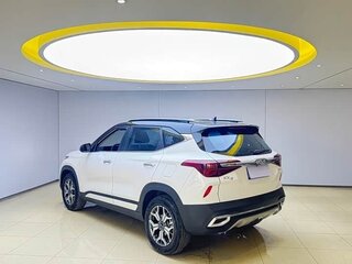 2022 Kia KX3, белый, 1475009 рублей, вид 5