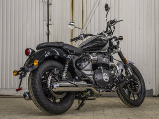 2026 Royal Enfield Super Meteor, чёрный, 764000 рублей, вид 4