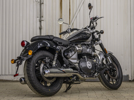 2026 Royal Enfield Super Meteor, чёрный, 764000 рублей, вид 4