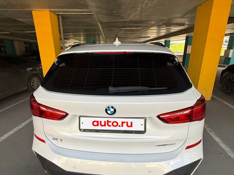 2018 BMW X1 20i xDrive II (F48), белый, 2950000 рублей, вид 3