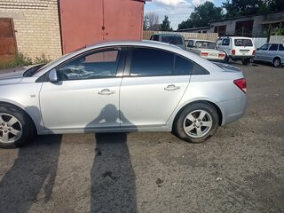 2010 Chevrolet Cruze I, серебристый, 720000 рублей, вид 3