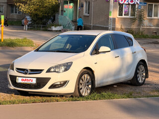 2013 Opel Astra J Рестайлинг, белый, 700000 рублей, вид 1