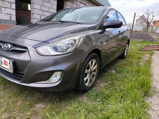 2013 Hyundai Solaris I, серый, 850000 рублей, вид 2