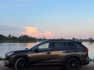 2021 Toyota RAV4 V (XA50), коричневый, 3350000 рублей, вид 4