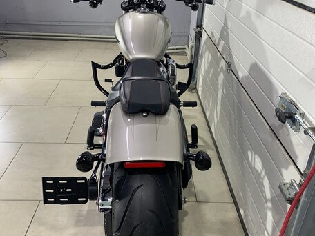 2018 Harley-Davidson Breakout, серый, 1750000 рублей, вид 2