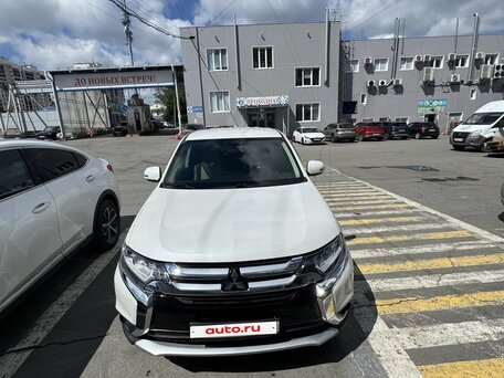 2017 Mitsubishi Outlander III Рестайлинг 2, белый, 1740000 рублей, вид 1