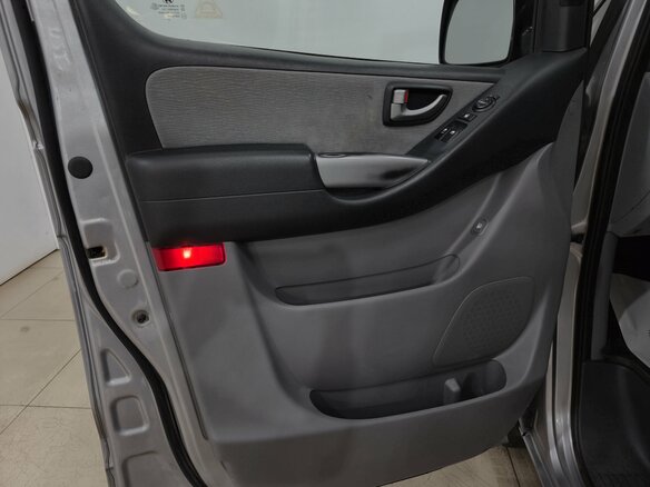 2016 Hyundai H-1 II Рестайлинг, серый - вид 6