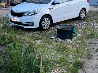 2017 Kia Rio III Рестайлинг, белый, 1250000 рублей, вид 4