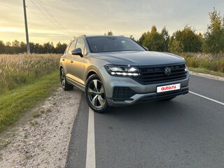 2019 Volkswagen Touareg III, серый, 3550000 рублей, вид 1