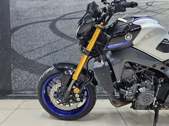 2023 Yamaha MT-09 (FZ-09), серый, 979000 рублей - вид 9