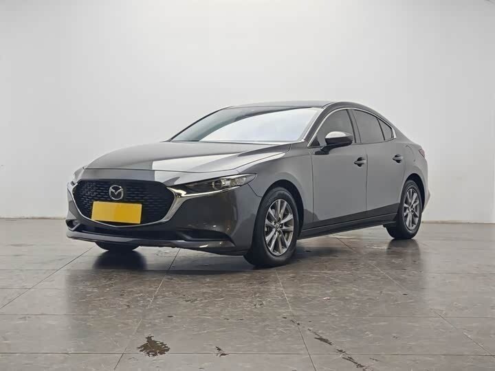 Открыть фотографии: Mazda 3 IV (BP)