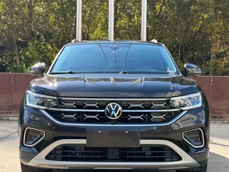 2023 Volkswagen Tayron I Рестайлинг, коричневый, 2130000 рублей, вид 2