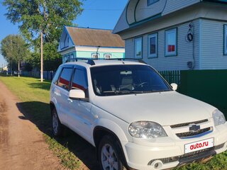 2013 Chevrolet Niva I Рестайлинг, белый, 520000 рублей, вид 3