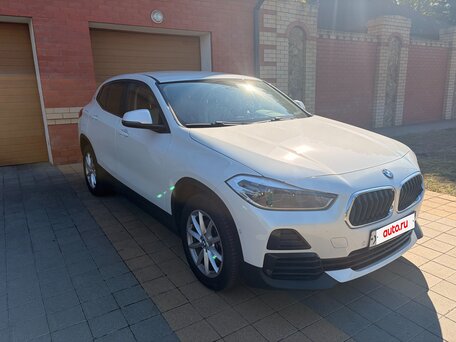 2021 BMW X2 sDrive18i I (F39), белый, 2600000 рублей, вид 2
